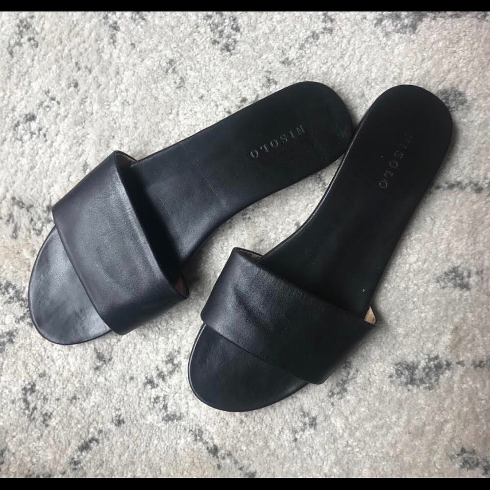 Nisolo Black Isla Slides